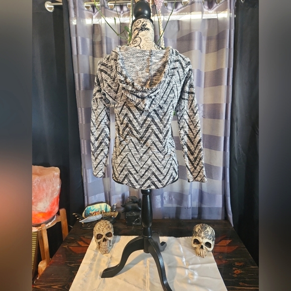 O'NEILL Hoodie - Picture 2 of 3